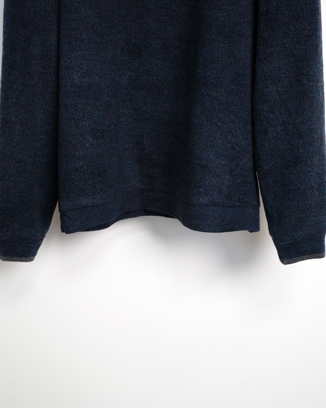 90's V-neck Fleece Pullover