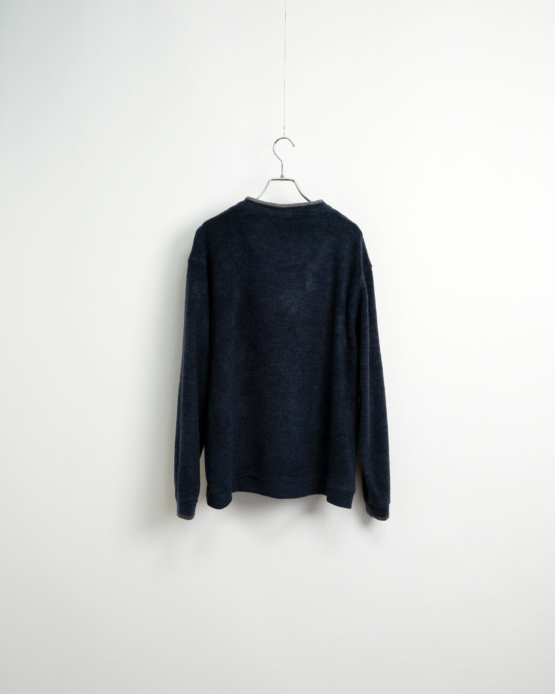 90's V-neck Fleece Pullover