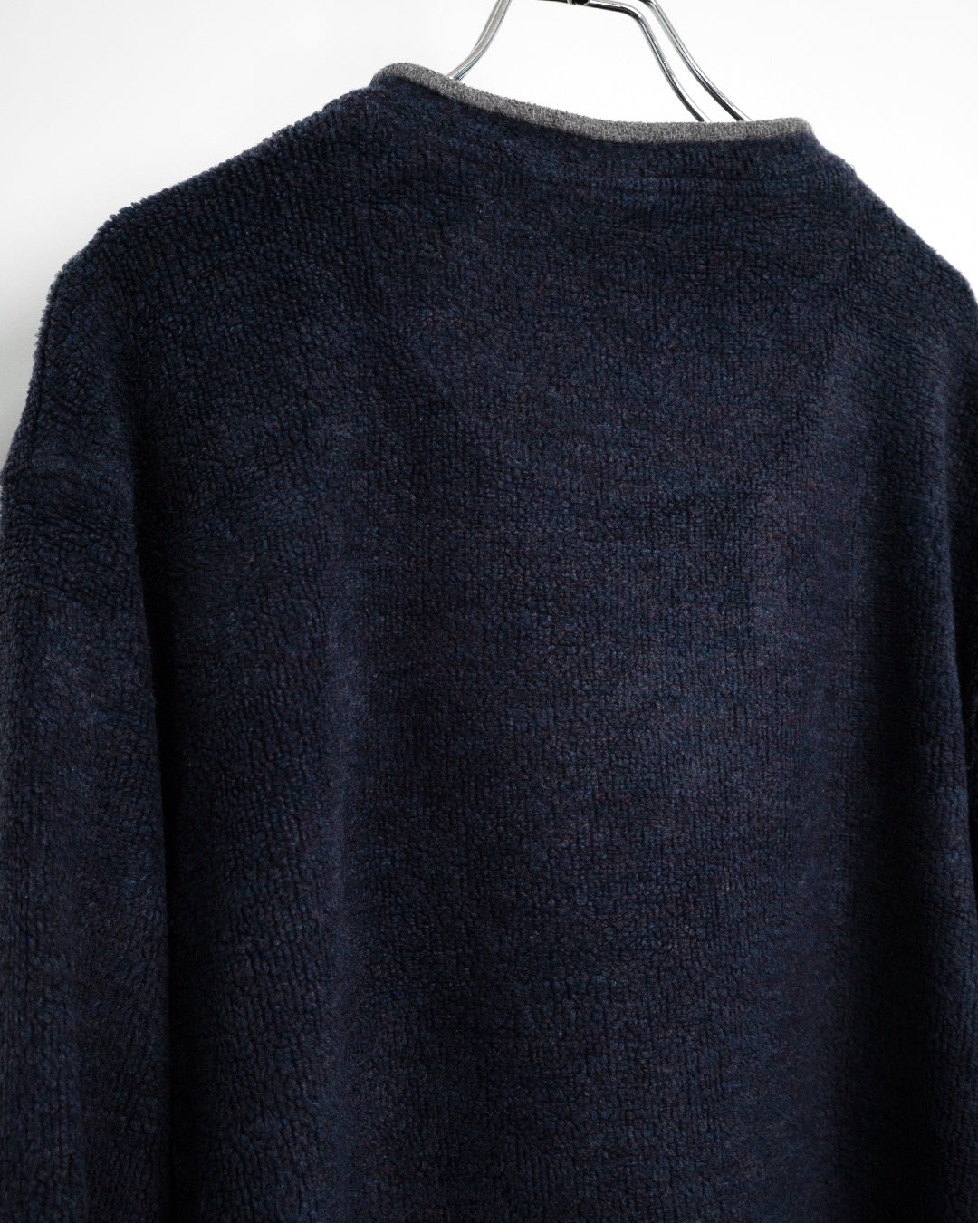 90's V-neck Fleece Pullover