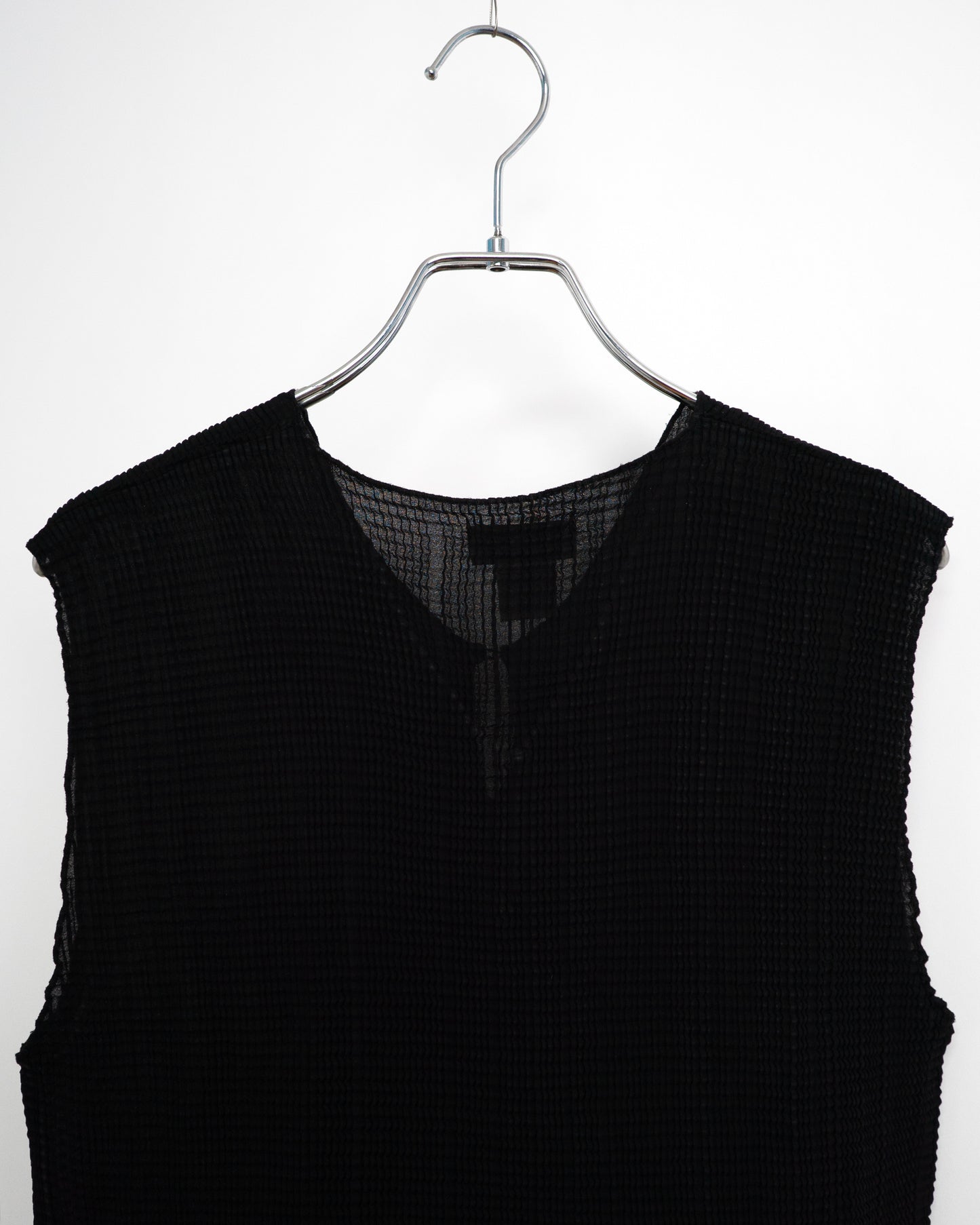 Pleated Sleeveless Tops