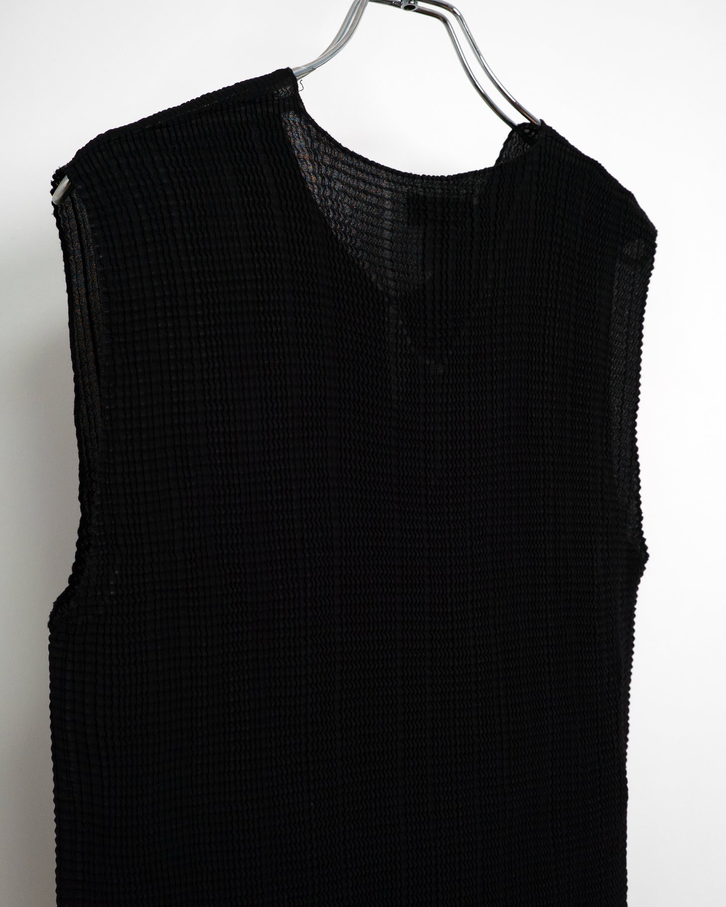 Pleated Sleeveless Tops