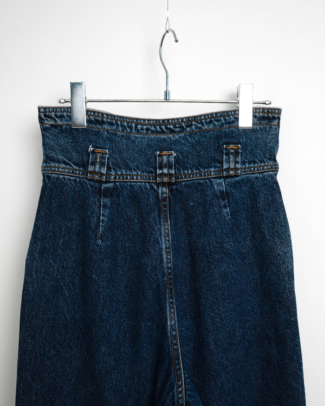 80's High-waisted jeans
