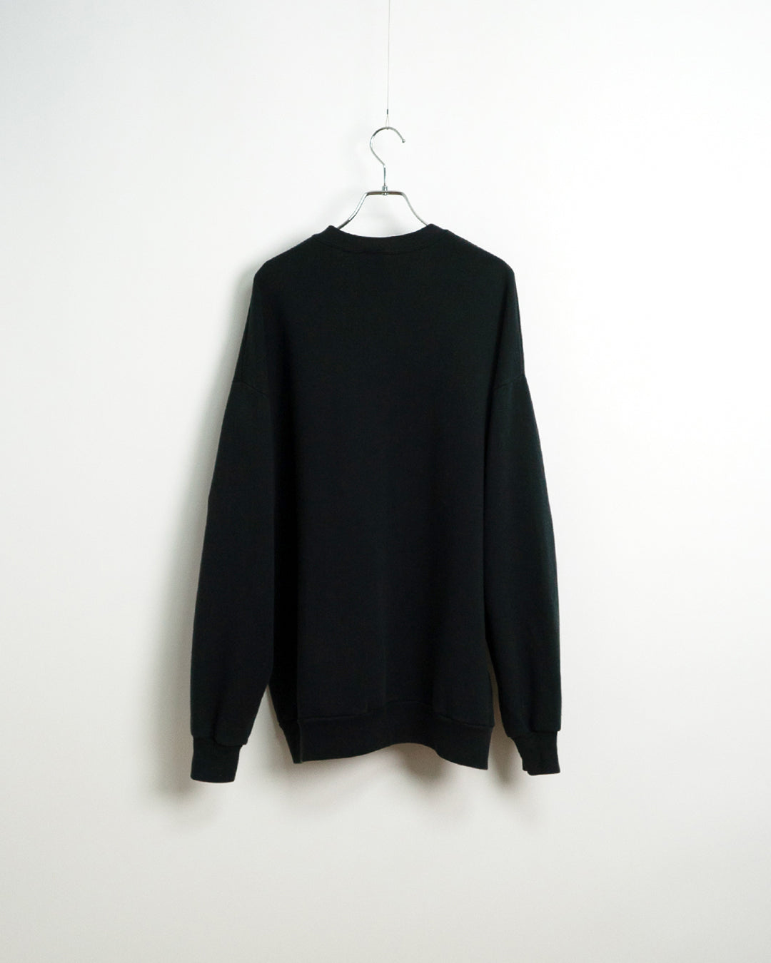 90's Plain Black Sweatshirt