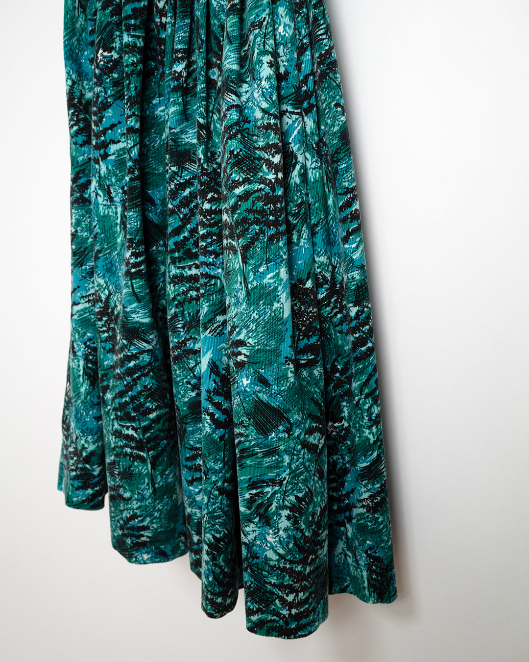 30's-50's Corduroy skirt with abstract botanical print