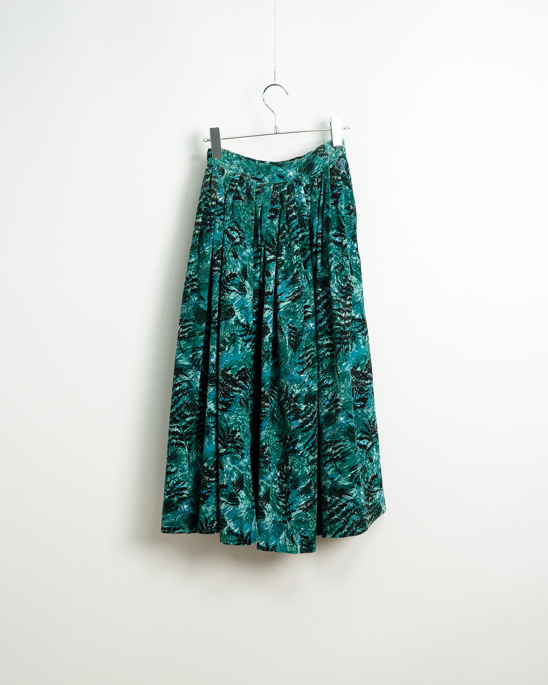 30's-50's Corduroy skirt with abstract botanical print