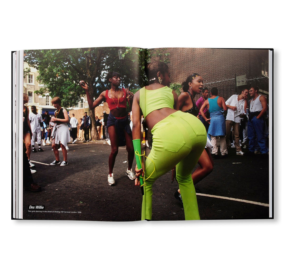 THE 90S: ART AND FASHION