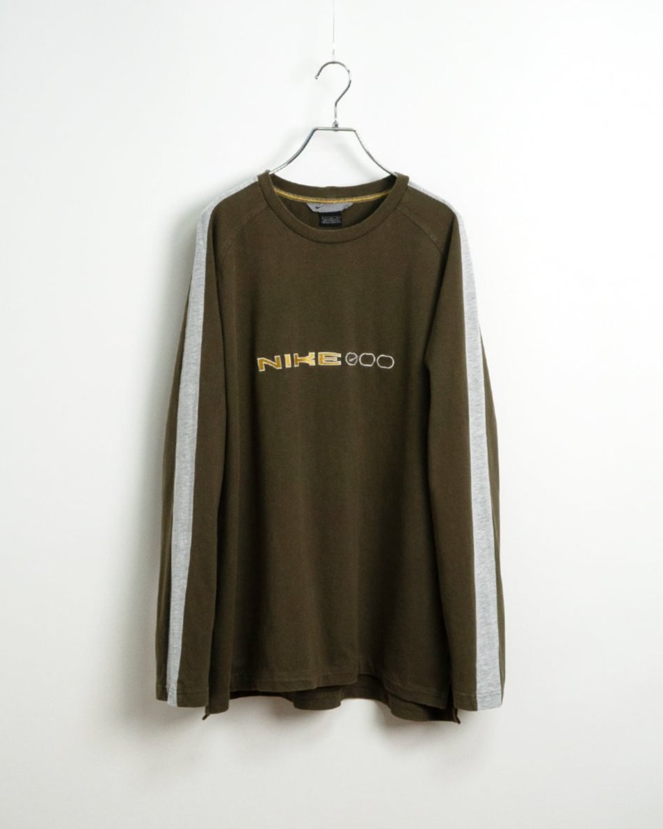 Embroidered long sleeve T-shirt