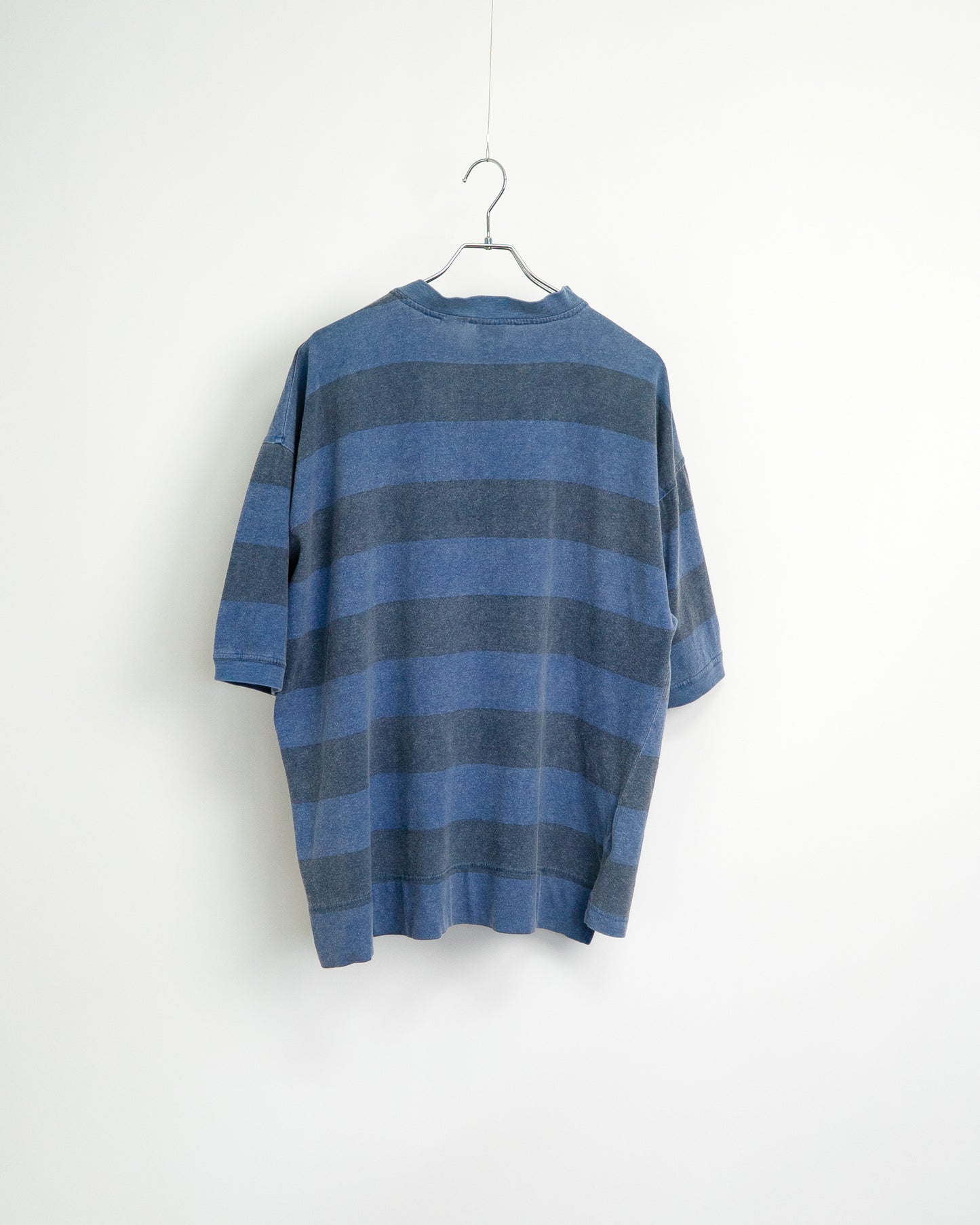 Deep Fade Henley Neck Border T-Shirt