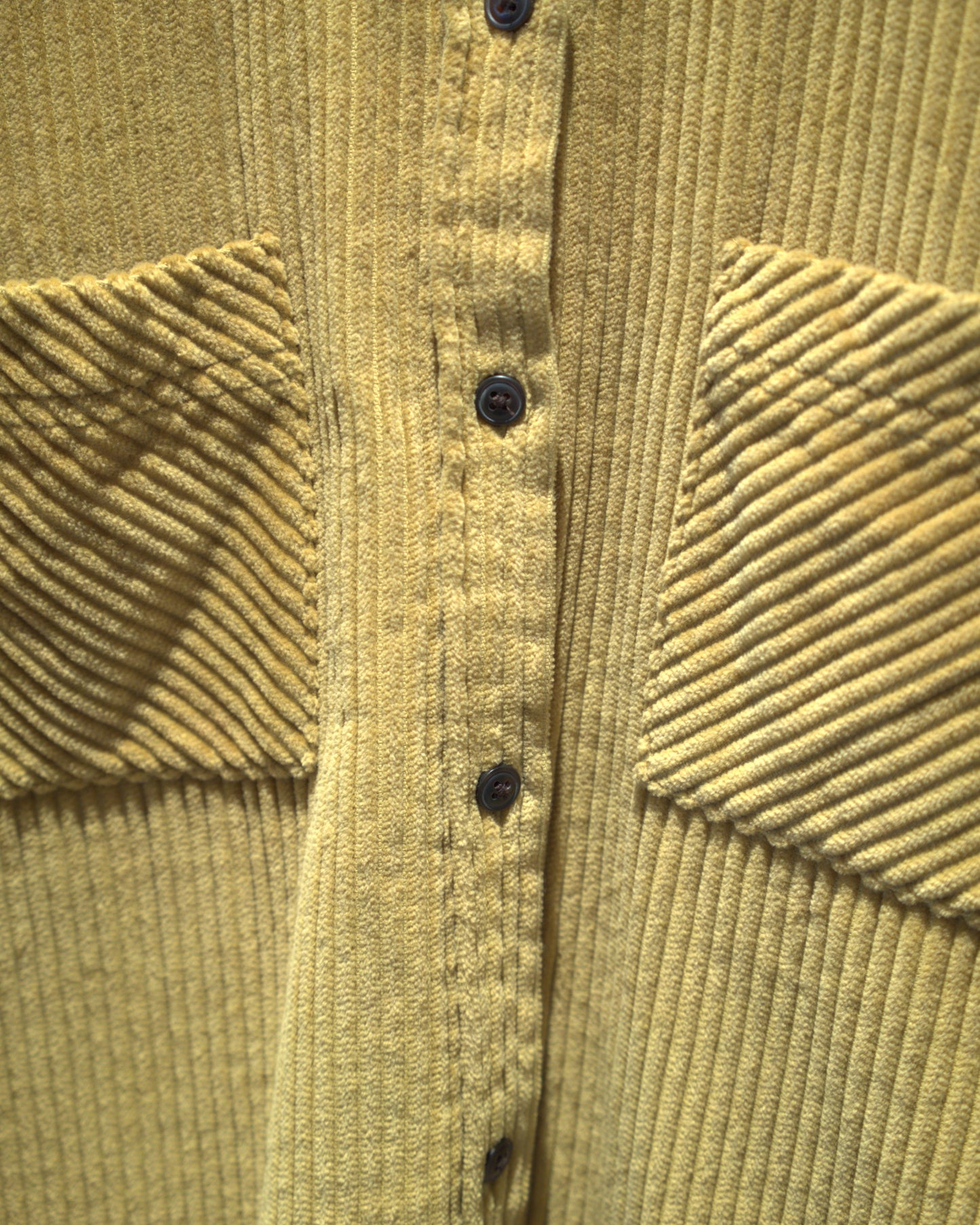 Thick-ribbed corduroy shirt