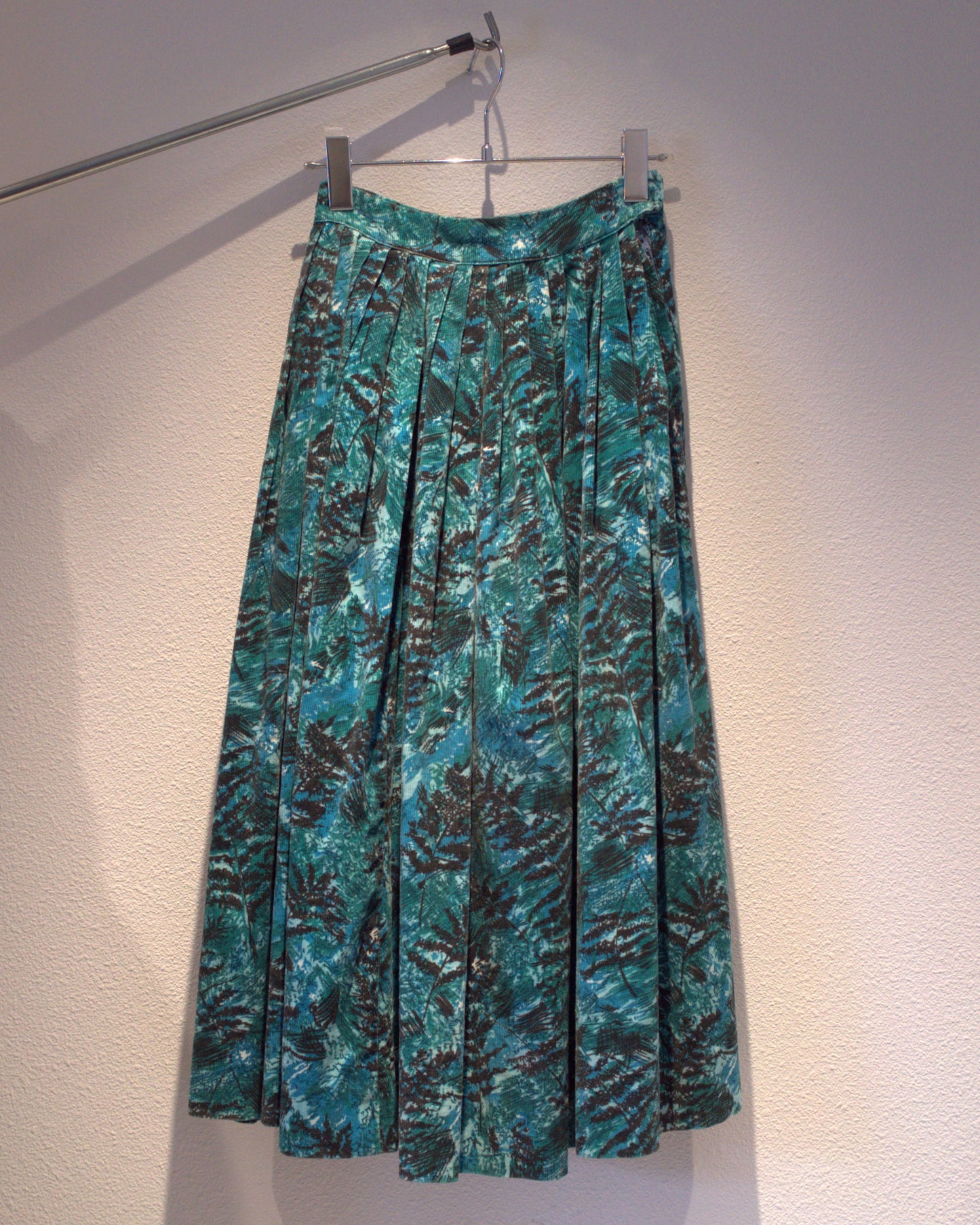 30's-50's Corduroy skirt with botanical print